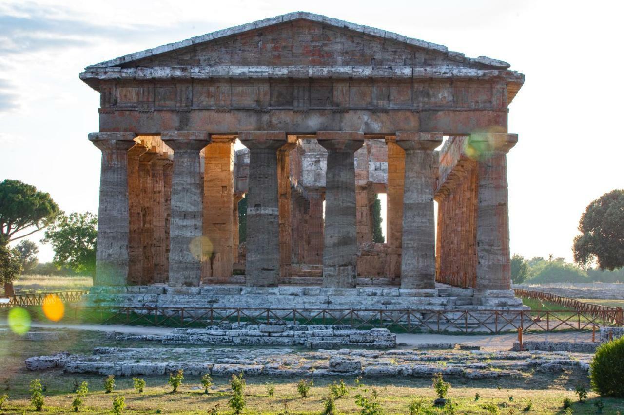 Fuori le Mura Paestum Esterno foto